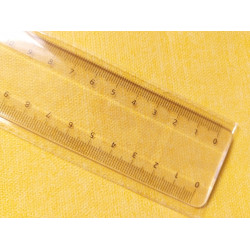 Brunnen áttetsző hajlékony vonalzó 30cm, jobbos/balos, víztiszta